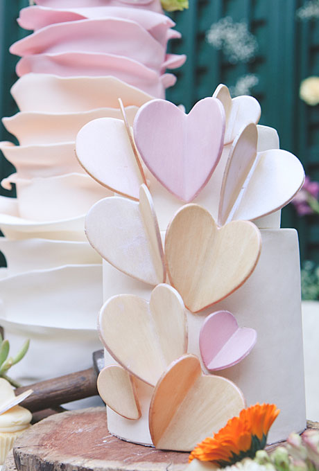 love-themed-wedding-cake-ideas-16